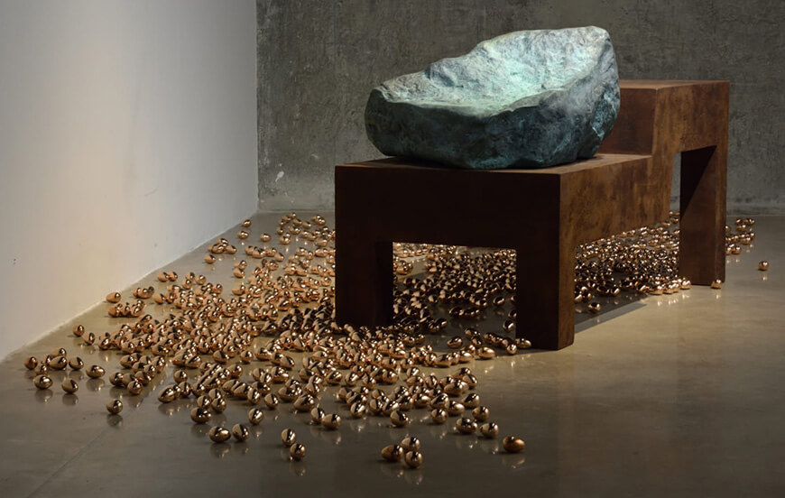 Towards Infinity, Bronze with patina, Polished bronze, Synthetic corten steel and space, 2018 (Image Courtesy: Gamesh Gohain)