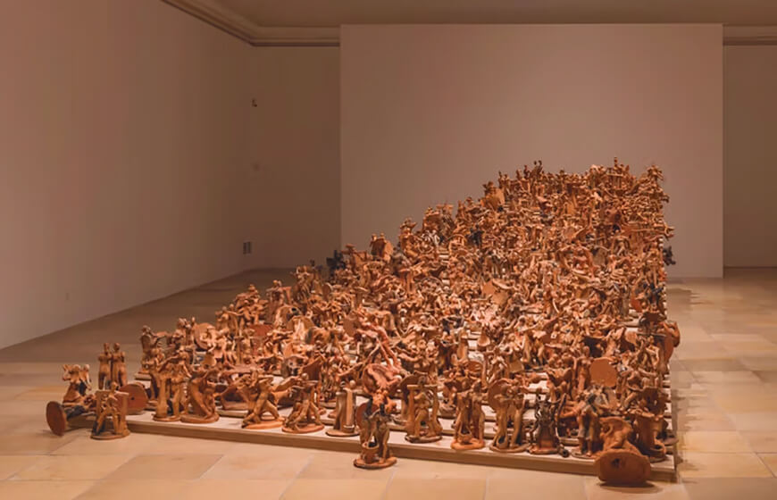 One and the Many (2015), Vivan Sundaram, Made up of 409 terracota figurines (© Vivan Sundaram. Photo: Maximilian Geuter. Courtesy of Chemould Prescott Road)